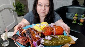 Мукбанг Ребрышки свиные на мангале, Картофель отварной, Соленья.