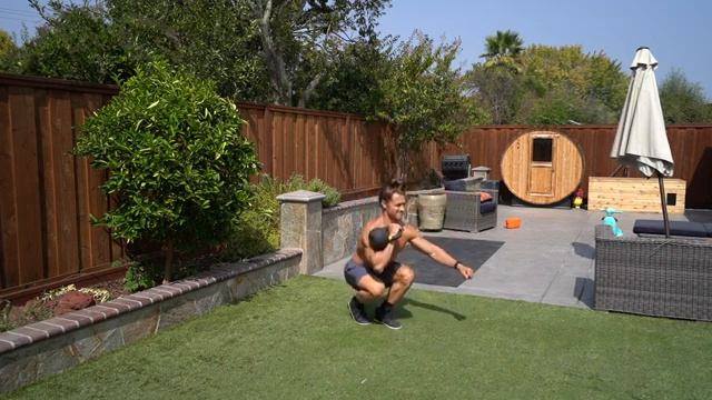 "Пистолет" с гирей в 1 руке у груди,с одной ногой позади/Single Arm KB Rack Kickstand Pistol Squat смотреть онлайн