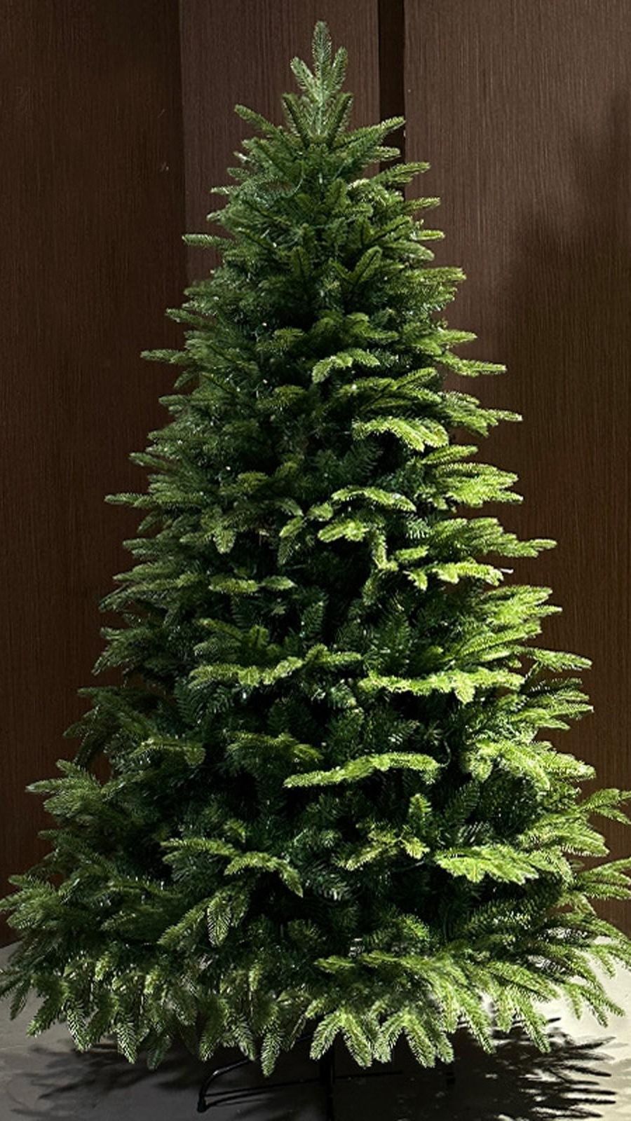 Рождественская елка с огнями