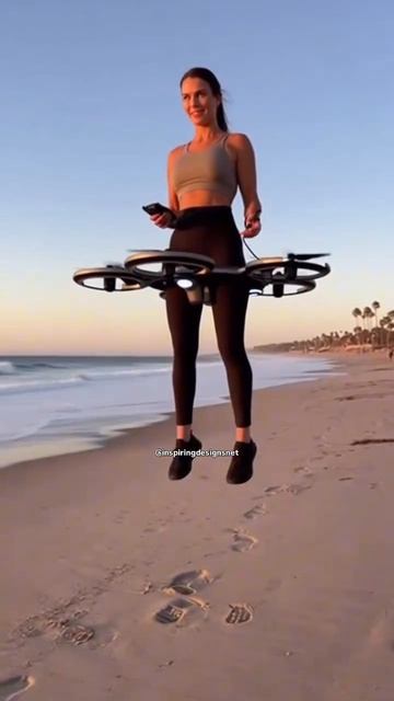 У китайцев появилось новое устройство, которое они носят на талии. 
#люди #летающий #небо