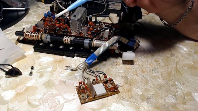 Гиала 303. Я не смог перестроить блок УКВ. смотреть онлайн