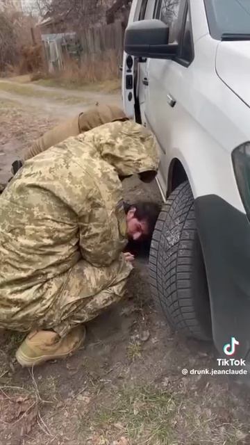 ну а тут судя по положению тцкашники оприходуют овцу смотреть онлайн