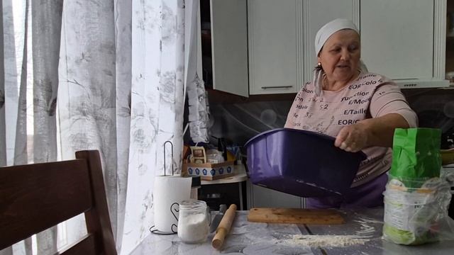 стряпаем МАНТЫ/ ужасная погодка/ курам вкусно будет смотреть онлайн