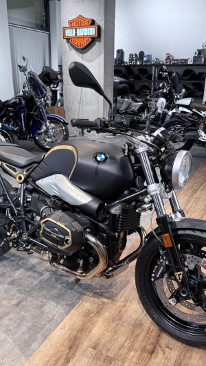 2019 BMW R9T Option 719 Club (Black Denim Gold)