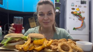МУКБАНГ БУРГЕРЫ 🍔 ЛУКОВЫЕ КОЛЬЦА/КАРТОФЕЛЬНЫЕ ДОЛЬКИ/MUKBANG ЕДА ОБЖОР