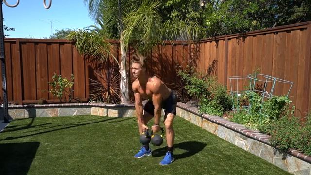 Взятия на грудь двух гирь с пола/Dual Kettlebell Clean From Floor смотреть онлайн