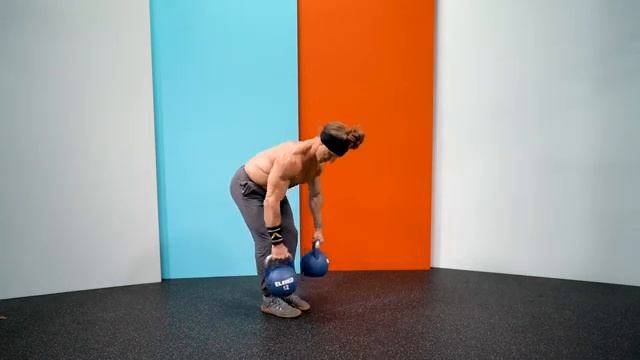 Тяга двух гирь в наклоне, локти под 45-60°/Dual KB Bent Over Reverse Fly смотреть онлайн