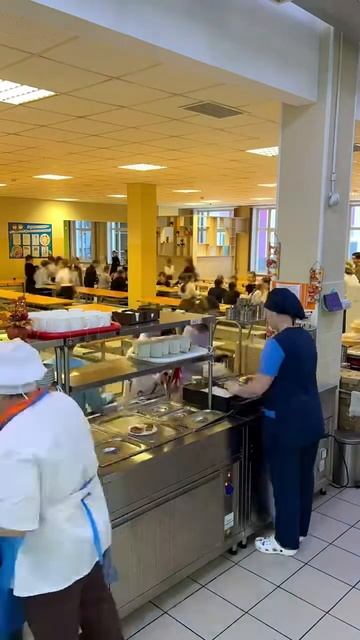 Интересное видео: Школьная столовая