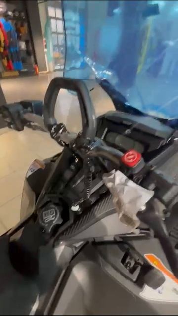 Снегоход BRP Lynx Commander Limited 900 ACE 2026 модельного года