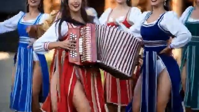 ВЕТЕР ДУНУЛ ПОД ПОДОЛ самая пошлая частушка года смотреть онлайн