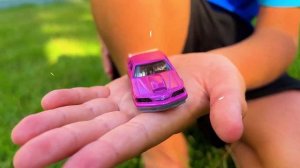 Марк Изучай марки автомобилей для малышей и детей в горах