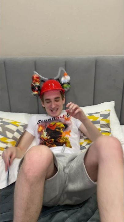 Моя агрессия, когда мама попросила убраться💀😂 #shorts #memes #funny #comedy смотреть онлайн