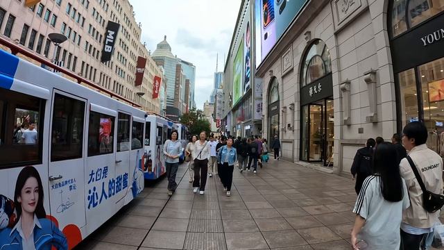 НЕВЕРОЯТНЫЙ ШАНХАЙ! Телебашня, Книги в Облаках и Поезд-Пуля