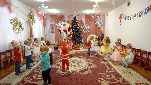 Новогодний утренник. Младшая группа "Горошинка". смотреть онлайн