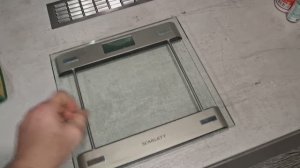 Не включаются электронные весы SCARLETT. Разбираем.