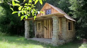 Строю тайное укрытие в лесу. Тёплый дом, который я построил за месяц. Бушкрафт