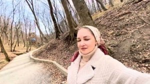 ВЛОГ Едем в храм с бабулей Любой ! Поставили свечки и погуляли в красивом месте !