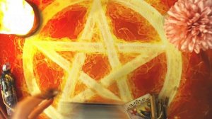 ЕСТЬ ЛИ У НЕГО ДРУГАЯ?💃 Близость? эмоциональная связь? Что между ними? Таро. Гадание. Tarot