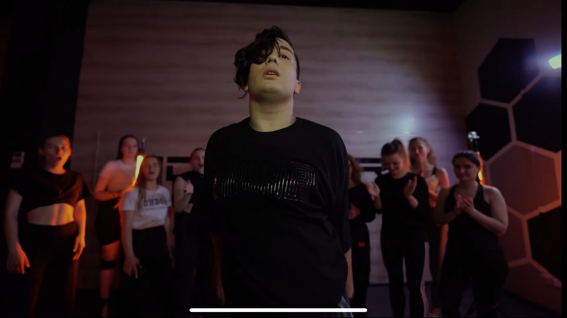 Хореограф - Isayan Aram - Зари ANDRO ELMAN TONIMONA