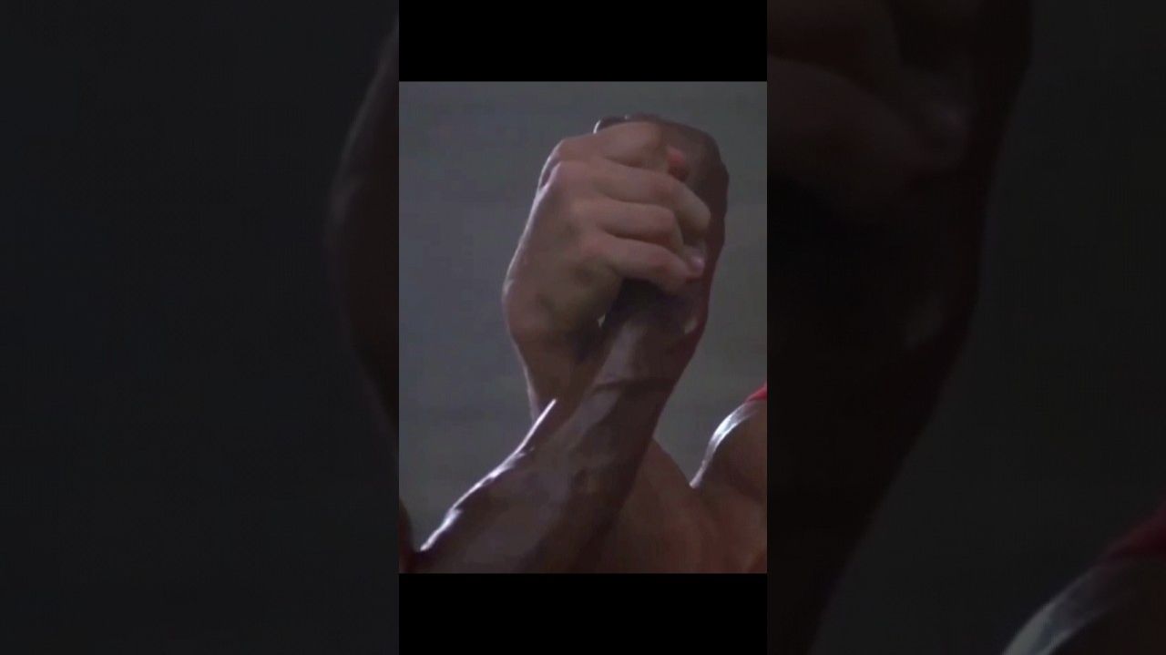 Легендарное Рукопожатие Арни #шортс #shortsvideo #арнольд #арни #хищник #чужой #фильмы #кино смотреть онлайн