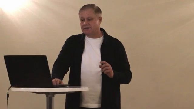 РОЖДЕННЫЙ ОТ БОГА НЕ ГРЕШИТ /проповедь / пастор Ю. Стогниенко/ смотреть онлайн