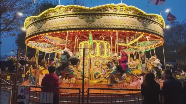 🇬🇧 Ночная прогулка в рождественских огнях Лондона 2025 - Волшебные витрины, рынки и улицы смотреть онлайн