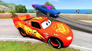 МУЛЬТИКИ ПРО МАШИНКИ. Попробуй не ахнуть: машины МАКВИН летят в бездну!