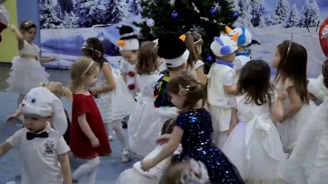 Новогодний утренник в детском саду. группа «Ромашка». смотреть онлайн