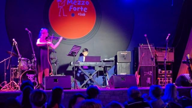 Ученик по классу скрипки учебного музыкального центра «Звук и ритм»