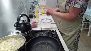 Любимый супчик с фрикадельками и котлетки _ Крайняя смена перед отпуском 🕺💃