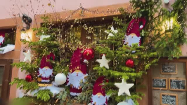 🇨🇵 САМАЯ КРАСИВАЯ РОЖДЕСТВЕНСКАЯ ДЕРЕВНЯ В МИРЕ 🎅 УДИВИТЕЛЬНАЯ 🎄 С ИСТИННЫМ ДУХОМ РОЖДЕСТВА смотреть онлайн