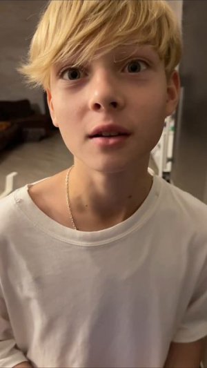 какой телефон круче?📵