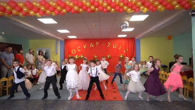 Один день из жизни детского сада и выпускной смотреть онлайн