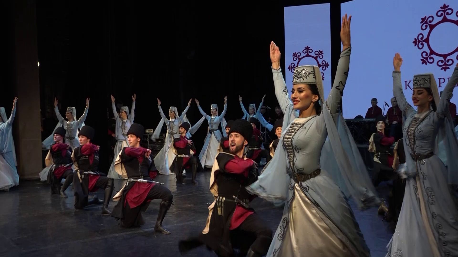 II Всероссийский фестиваль «Место притяжения – Сибирь» завершился грандиозным концертом смотреть онлайн