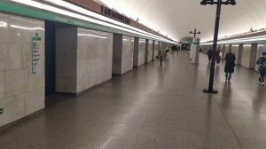 метро Ленинград(СПб), от ст. Елизаровская до ст. Площадь Александра Невского I - интерьер, пассажиры