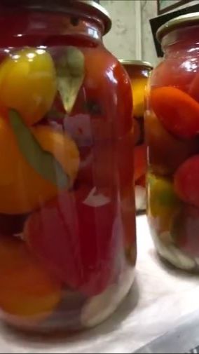 С болгарским перцем маринованные помидоры намного вкуснее смотреть онлайн