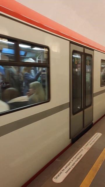 Поезд "Балтиец" в Петербургском метрополитене