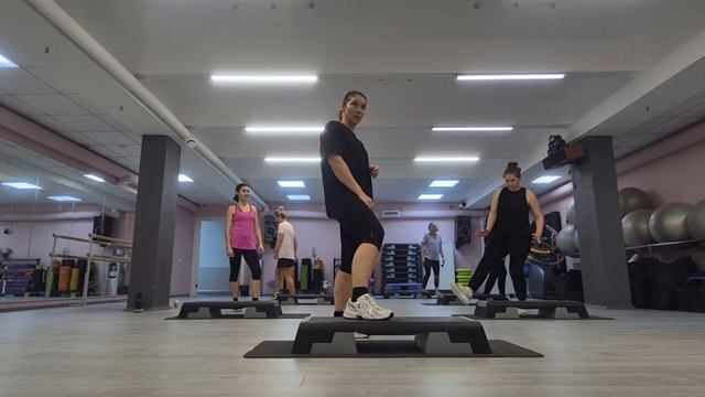 СТЕП АЭРОБИКА ЦЕЛАЯ ТРЕНИРОВКА / STEP AEROBICS