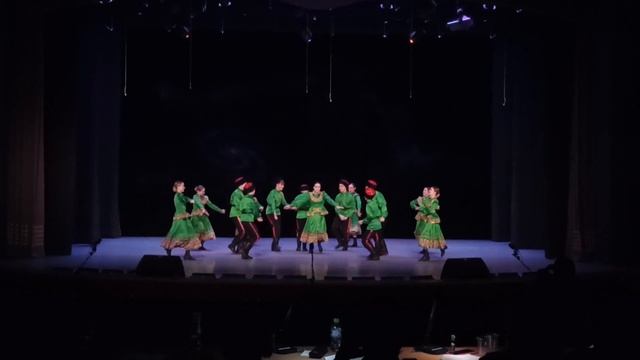 Хореографический ансамбль народного танца "Покровочка" Казачий танец смотреть онлайн