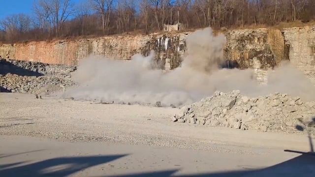 Взрывы горной породы. Подборка 2024. смотреть онлайн