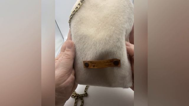 Сумочка на фермуаре.