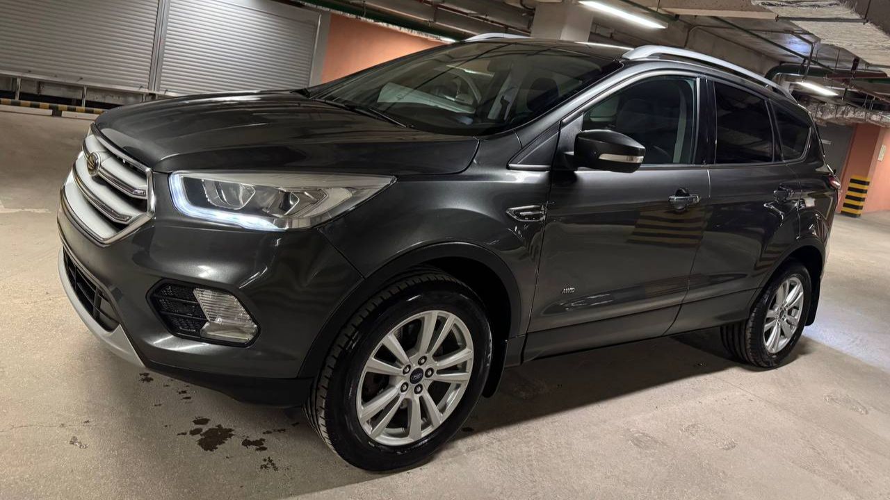 Ford Kuga; 1.5 AT; 2018; Серый смотреть онлайн