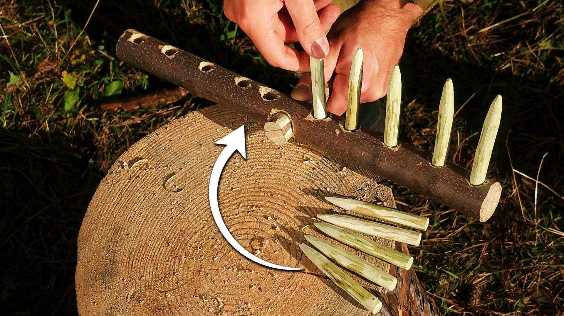 Сделал КЛАССНЫЙ ИНСТРУМЕНТ в диком лесу | Кемпинг | Играю на варгане смотреть онлайн