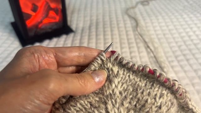 Свитер для маленькой собачки  (регланом сверху).