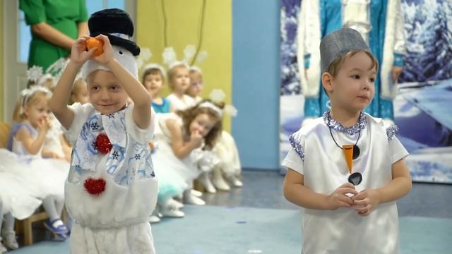 Новогодний утренник в детском саду. группа Берёзка 2018-19гг. смотреть онлайн