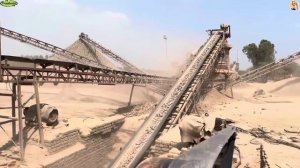 Строительство, дробление щебёнки