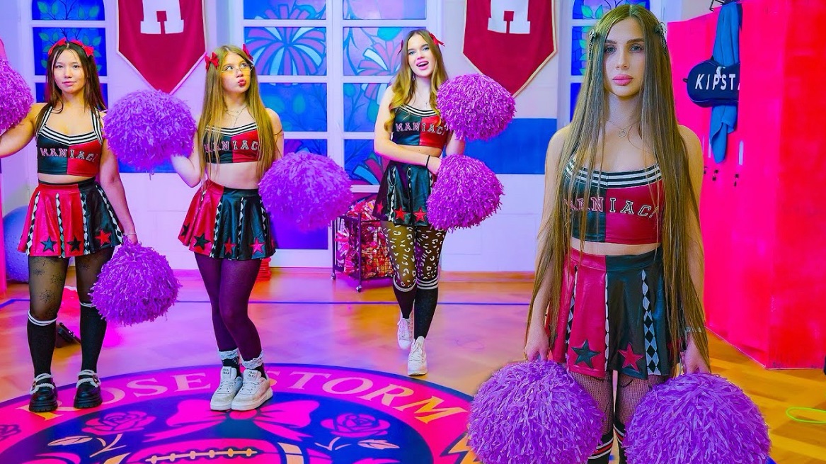 ДИАНА И НОВАЯ КОМАНДА ЧЕРЛИДЕРШЬ В ШКОЛЕ ROSE THORN!!! КТО ТЕПЕРЬ ЛИДЕР? смотреть онлайн