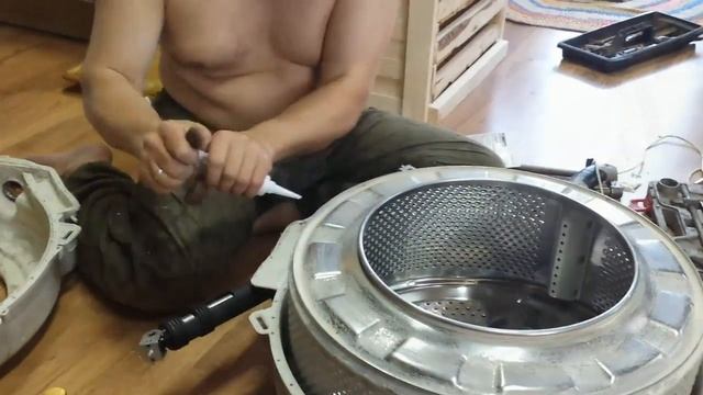 замена подшипников indesit widl 83 часть 2 смотреть онлайн