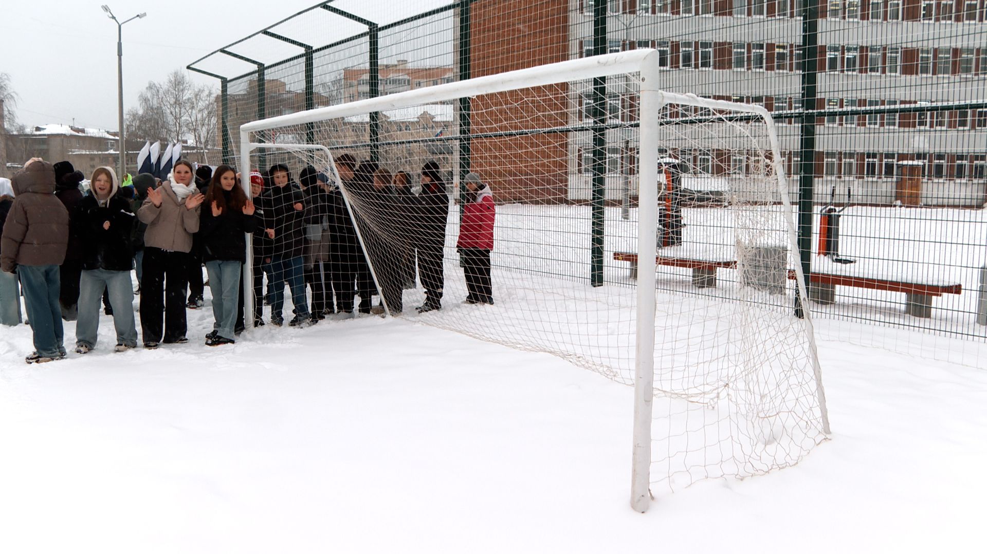 Новый стадион у школы № 7 смотреть онлайн