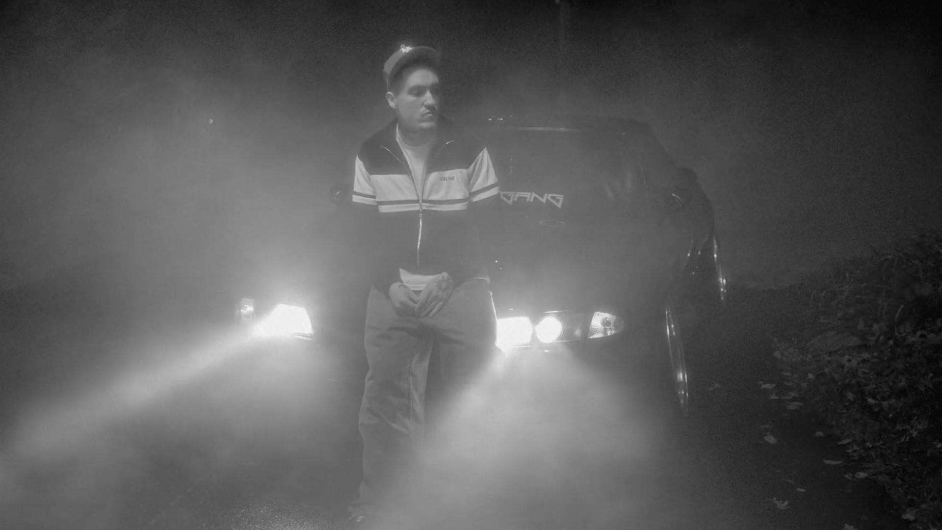 Tommy Richman - BOTHER ME feat. Brent Faiyaz смотреть онлайн